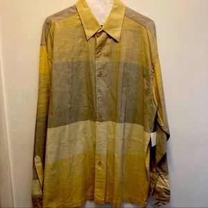 Regular Fit Henry Grethel design shirt.